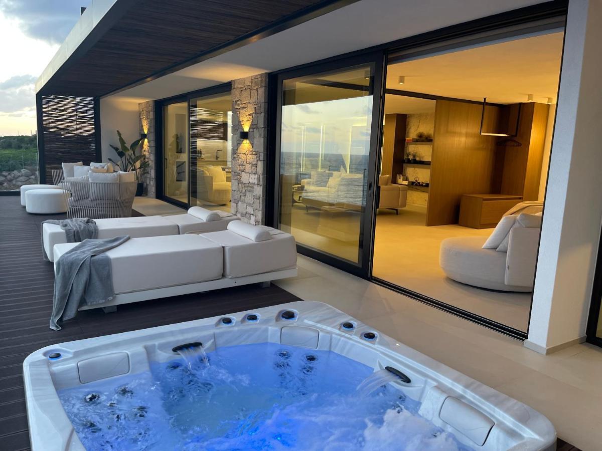 Mystique Luxury Suite Achlia ภายนอก รูปภาพ