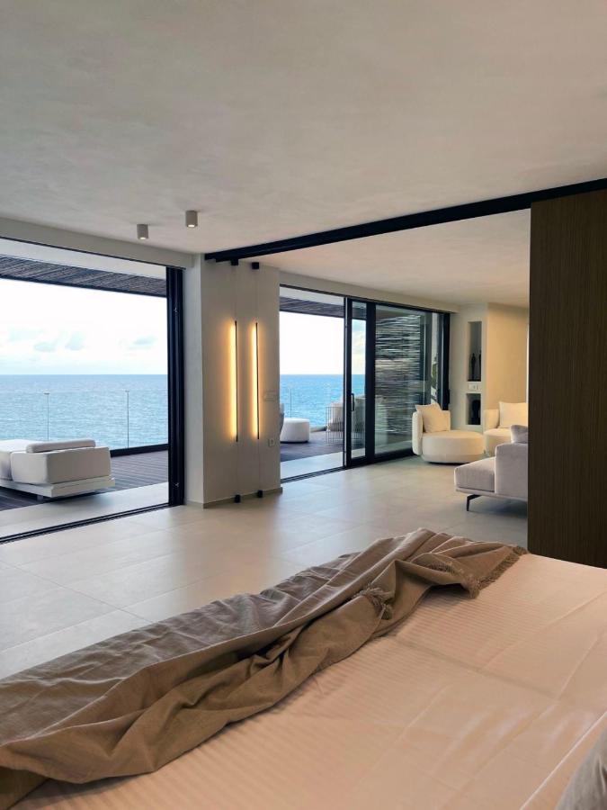 Mystique Luxury Suite Achlia ภายนอก รูปภาพ