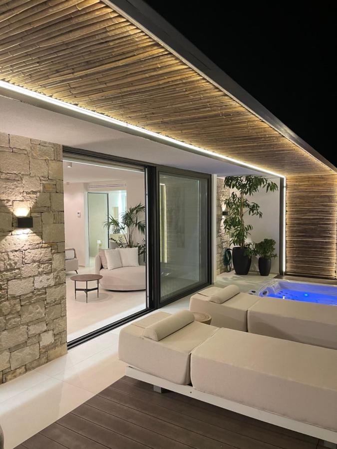 Mystique Luxury Suite Achlia ภายนอก รูปภาพ