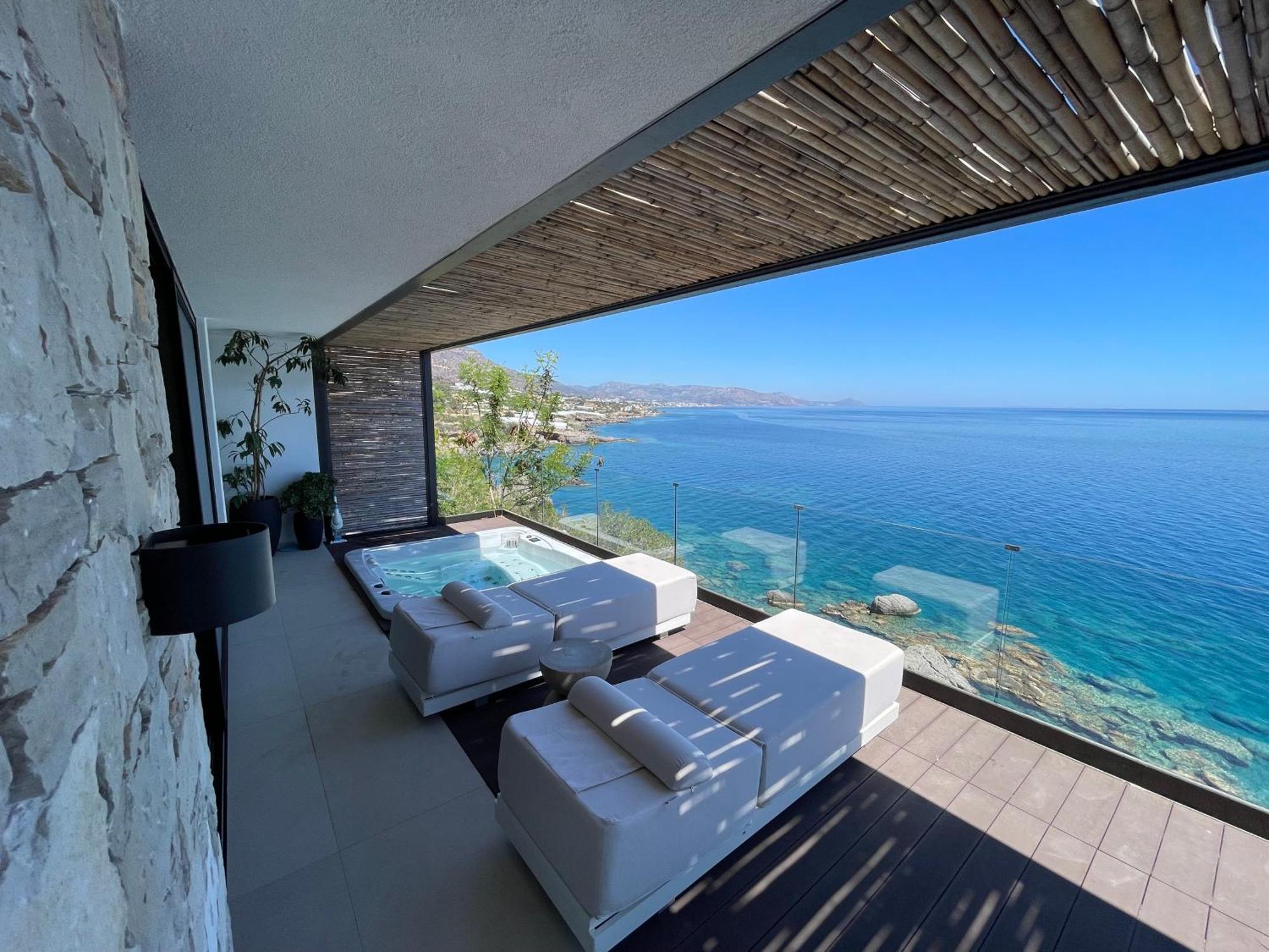 Mystique Luxury Suite Achlia ภายนอก รูปภาพ