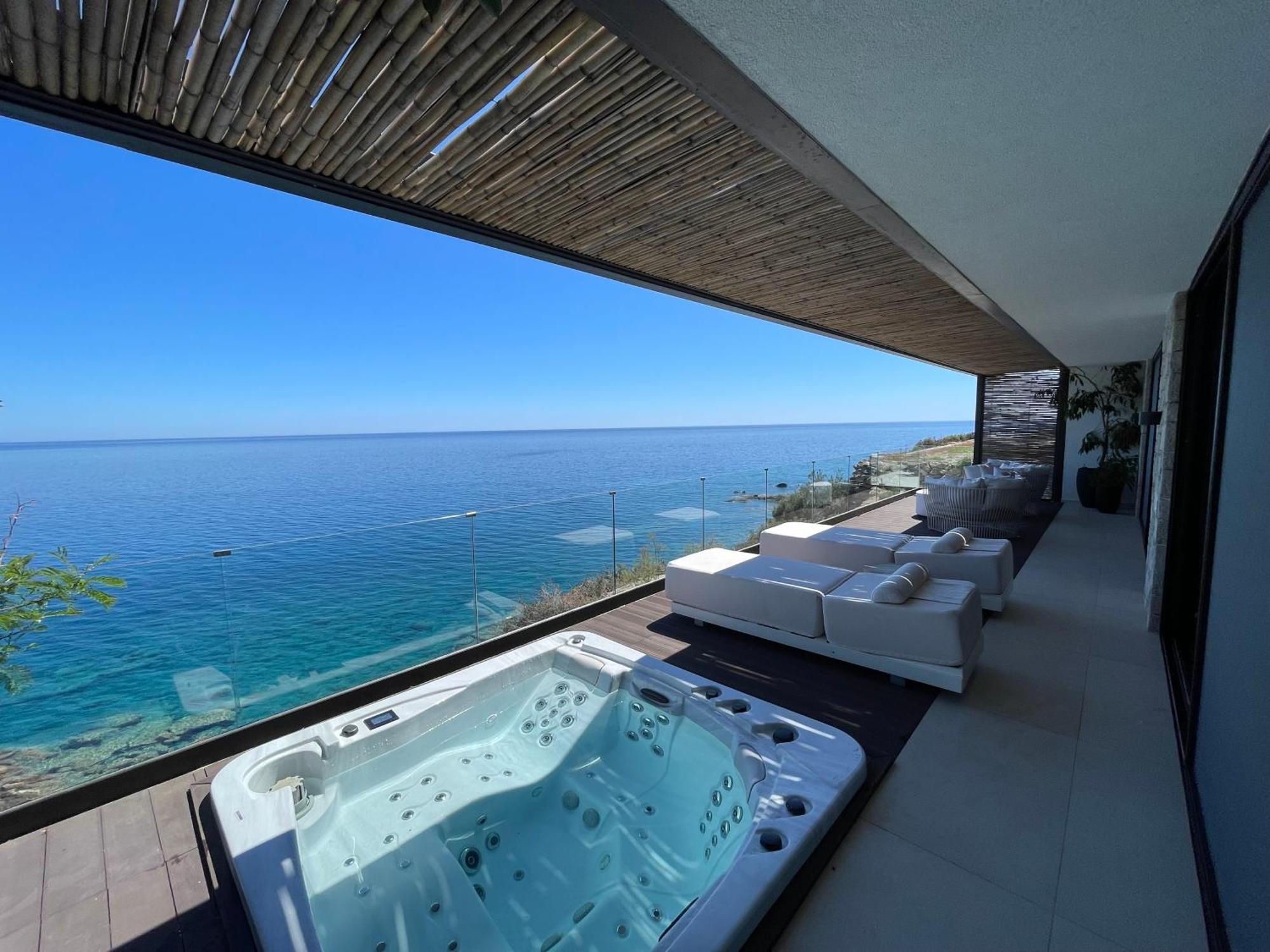 Mystique Luxury Suite Achlia ภายนอก รูปภาพ