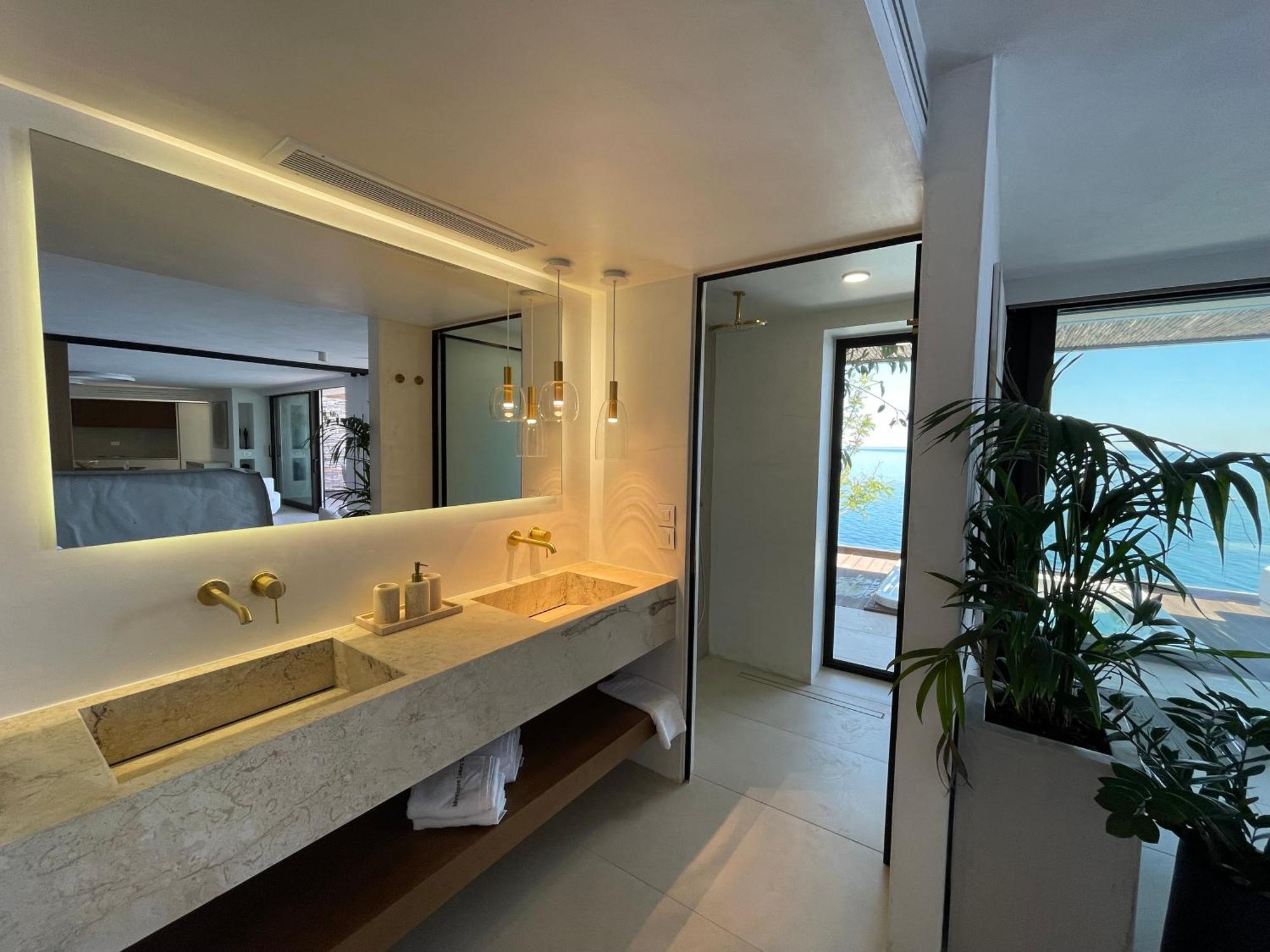Mystique Luxury Suite Achlia ภายนอก รูปภาพ