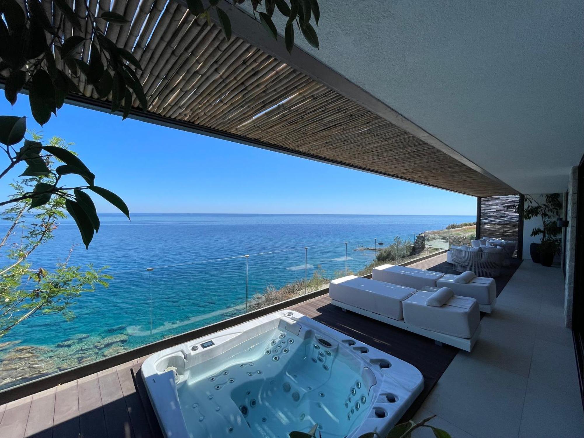 Mystique Luxury Suite Achlia ภายนอก รูปภาพ